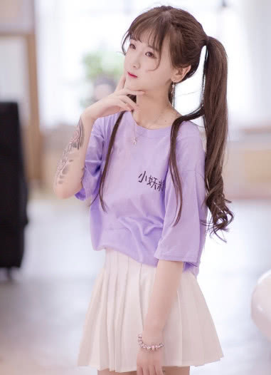 杨清柠和王乐乐分手后无处“捞金”，如今下海开始卖三无减肥药？