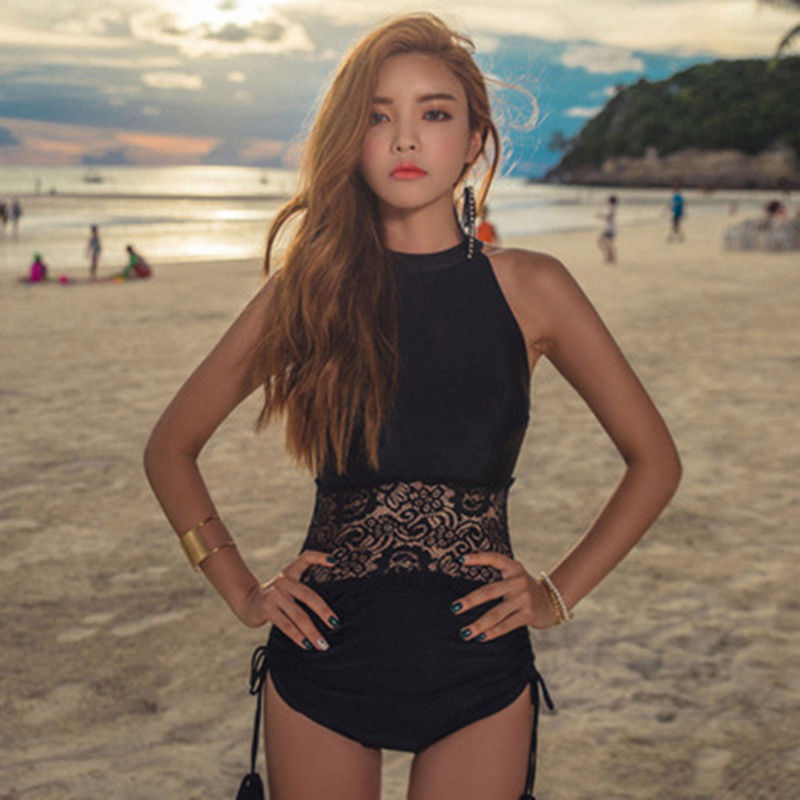 三伏天去水上乐园这样穿，比比基尼还性感撩人，男人见了挪不开眼