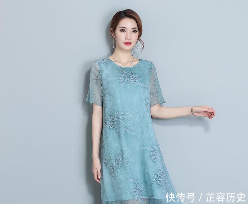  『显瘦』三伏天，还在穿套装吗看看这些雪纺连衣裙，优雅显瘦又凉爽