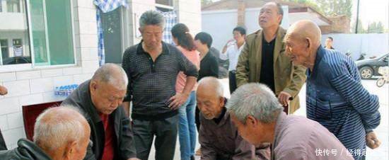 养老保险金新规定年龄一到不用再交钱，一年还能拿1188元