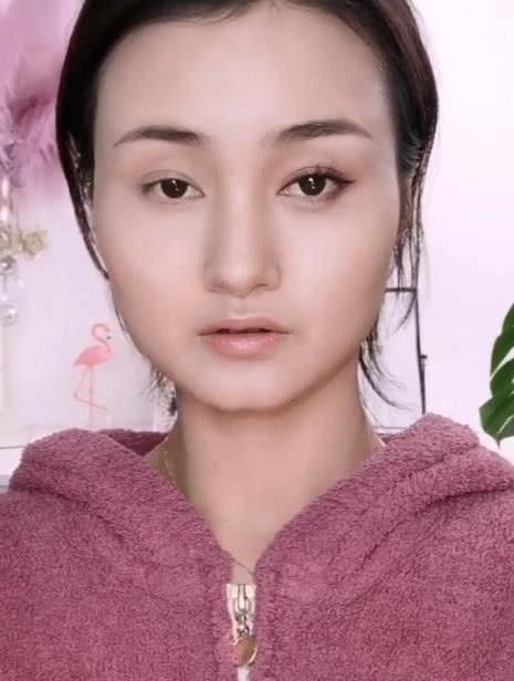  感觉还■大婶仿妆“郑爽”，第一眼异想天开，看到效果真爱粉也得懵