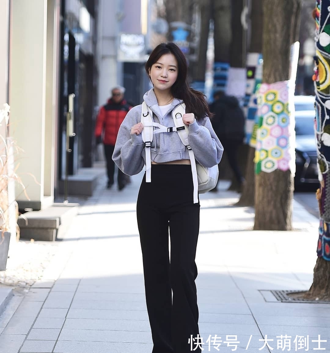 #美女身穿#时尚路人街拍,街头都是穿着时髦的小姐姐