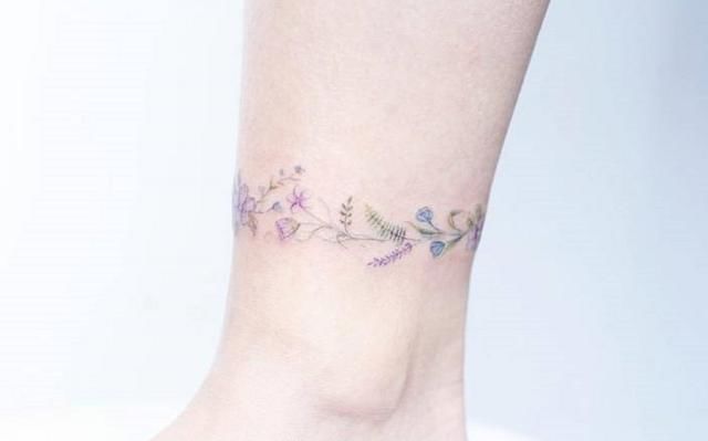 性感又充满魅力的花卉纹身，漂亮小姐姐们最爱的纹身图案!