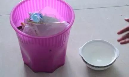 洗洁精:白糖和洗洁精混合在一起,解决了家家户户的困扰,学会受用一生