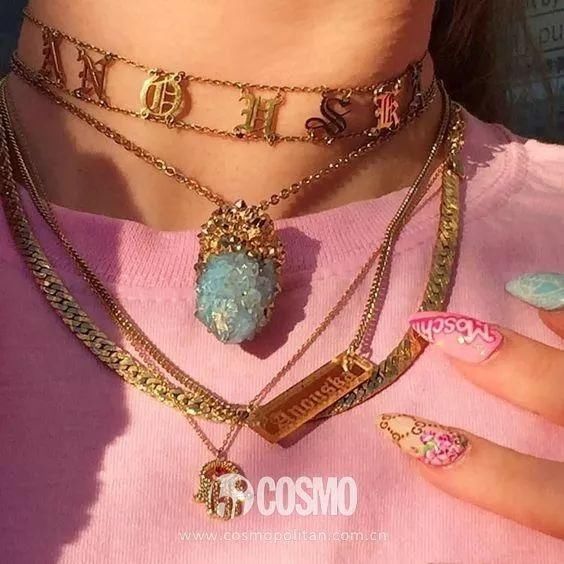 时髦办｜比choker更好搭的锁骨链，爱它