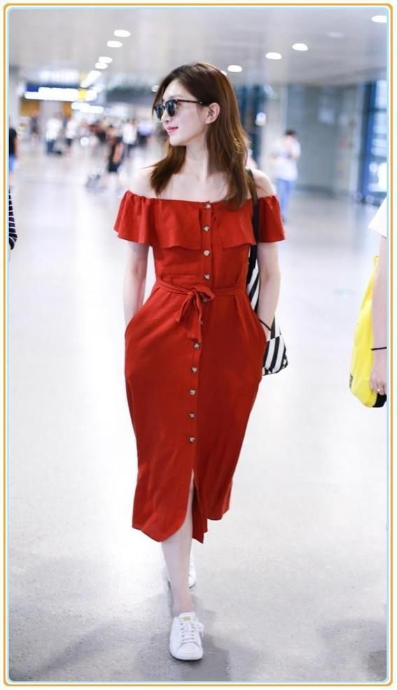 没江疏影小香肩真别穿一字肩长裙，像蒋欣这样穿成壮大妈就尴尬了