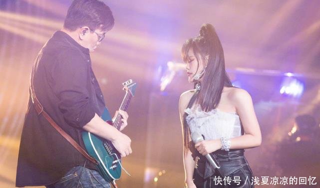 #袁娅维#声入人心奇袭成功,下期在线歌手必淘汰一位,官方微博暗示明显!
