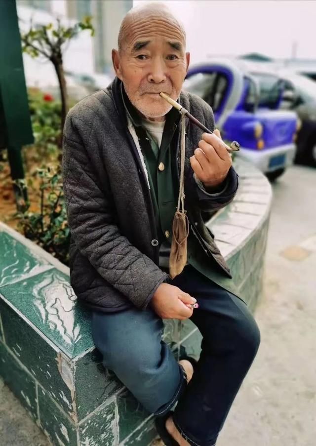  赵彬：看完这个外卖小哥的朋友圈，我惊了