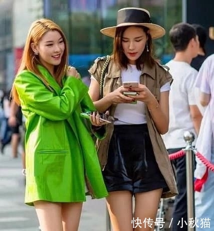 『美女』街拍美女:孤独的感觉之所以如此之重,只是因为想得太深!