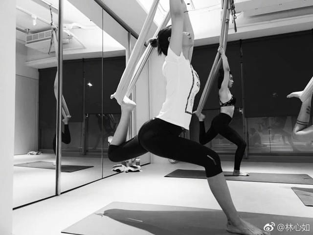 林心如健身照文艺范十足，破除二胎谣言
