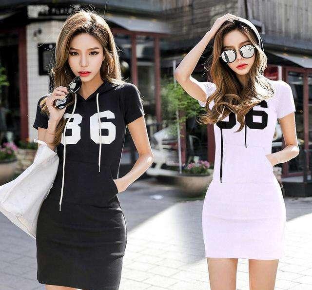 街拍: 30岁女人秀出迷人身材, 胸前深V夺人眼球