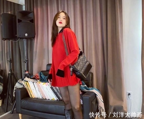 面搭配■春季也能穿得美丽又性感,学会“下搭黑丝”穿法,不光腿也很惊艳