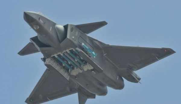 歼16部分性能比肩歼20 一差别成不可逾越鸿沟