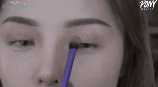 同时撞脸倪妮蕾哈娜是什么感受?而且这位刘柏辛的上扬眼也太撩人