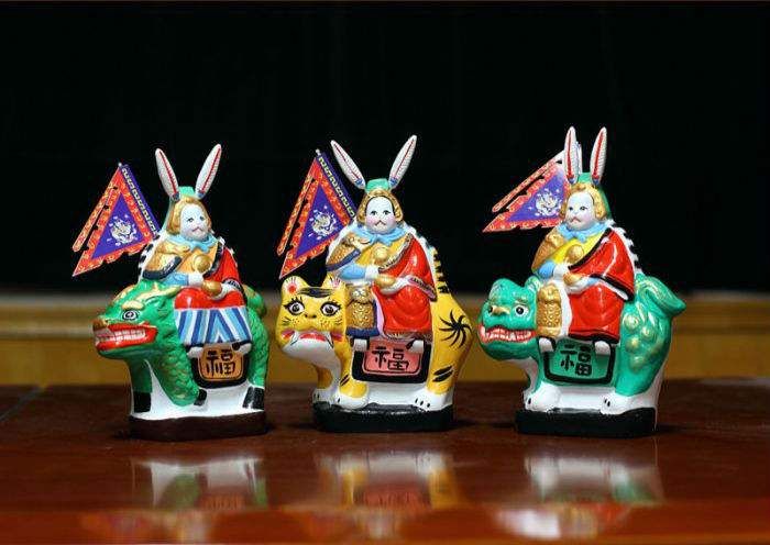 祭月祈愿“貌似嫦娥、圆如皓月”、走月、拜兔儿爷……还有哪些中