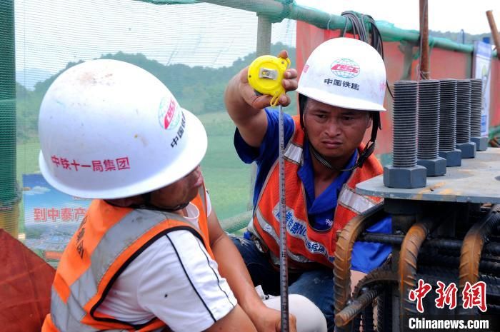  连续梁■广西全速建设中国—东盟重要通道南宁至崇左高铁