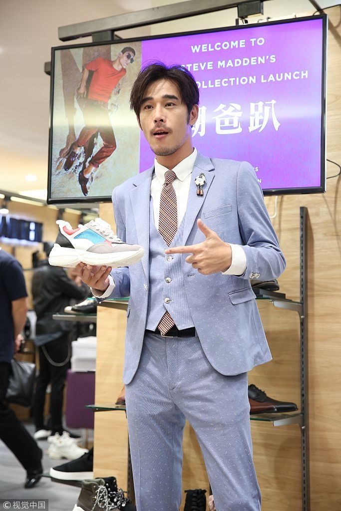 黄腾浩帅气为潮牌新鞋款站台  与众多时尚部落客齐聚