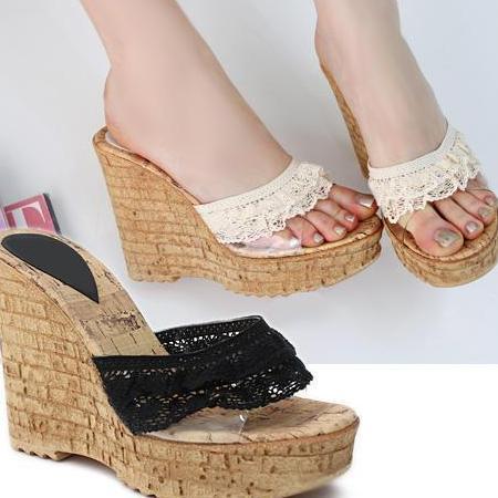 今年流行的高跟凉鞋, 百搭舒适, 优雅中露出别致风情