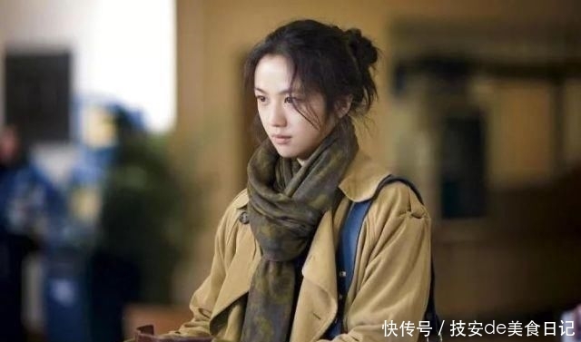 『高丸子』这个时候丸子头成了女孩们的首选 轻松搞定的慵懒发型