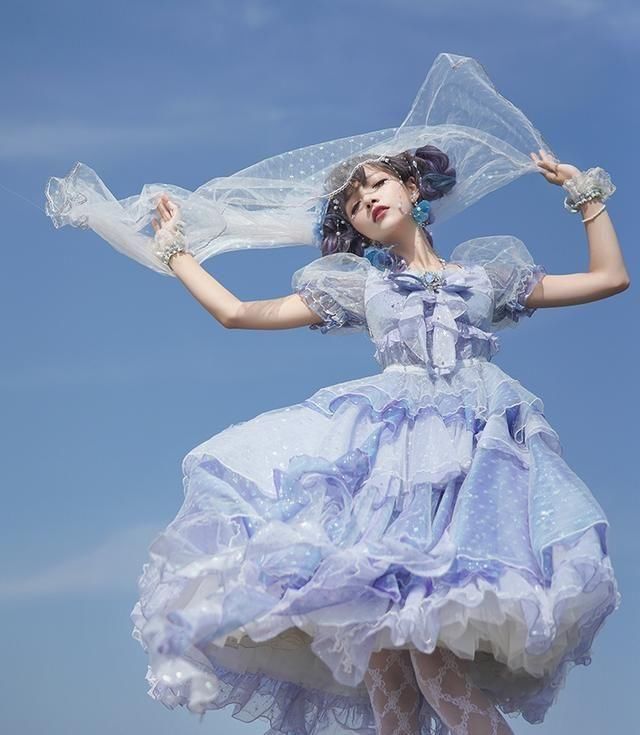  [裙摆]本以为普通洛丽塔够美了，当看到“水母裙”那刻