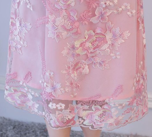 哇塞!47岁老婆打扮真迷人!蕾丝旗袍+高跟，连背影也美到窒息