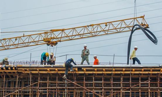  高铁|英国人遇到中国人，直言中国人太疯狂：我们还没开始他们就