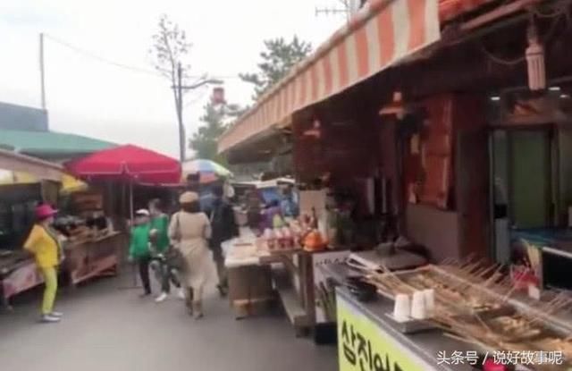 韩国小吃街摊前生意冷冷清清,韩国人:再没有中