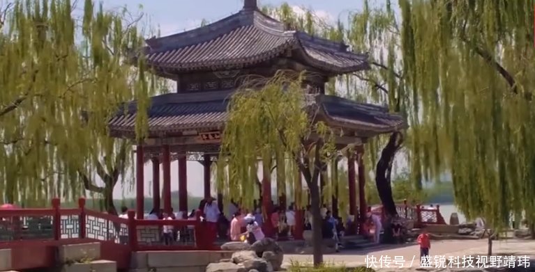 北京人为何不卖掉房子，去二三线宁静城市养老呢，答案很实在！