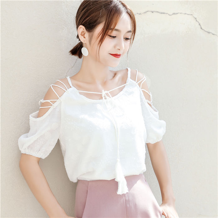 姑娘!别穿烂大街的短袖!今年新款“小衫”火到离谱，美到骨子里