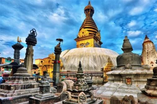 继越南之后，又一个国家贴出中文标牌，内容却把中国人逗笑了