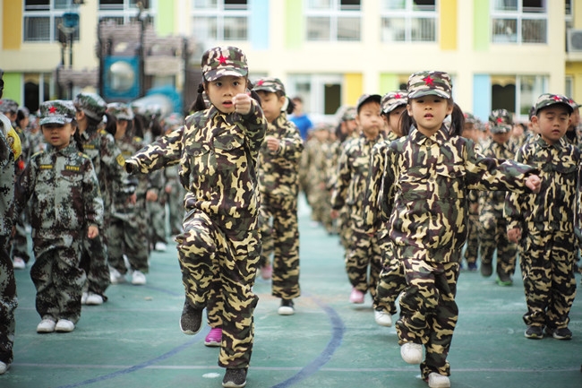 童年里的迷彩服--鳌江实验总园开展幼儿军事体