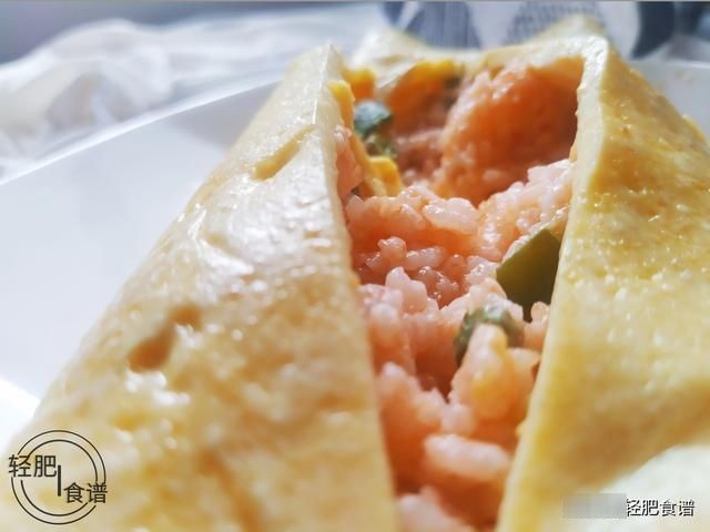  「米饭」蛋包饭难点：蛋皮零失败做法，只需加50克它，你也能给大家秀一手
