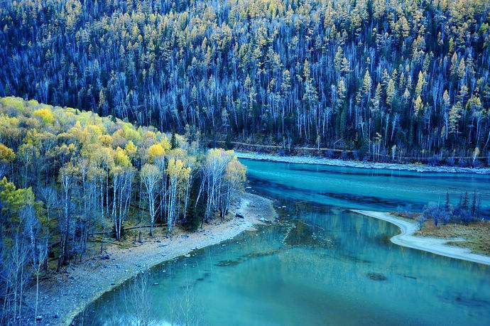 中国唯一流入北冰洋的河，因珍贵鱼类濒临灭绝，全年禁止一切垂钓