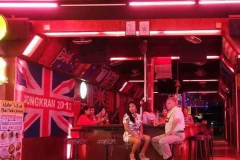 去泰国旅行，为何酒吧服务员提示摇铃铛？导游说出猫腻