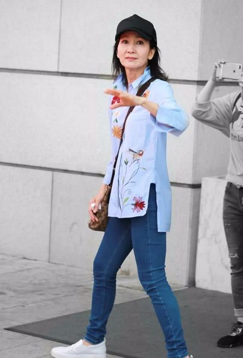 上了年纪的女人果然不能太瘦，陈美琪满脸皱纹，看着比赵雅芝老好