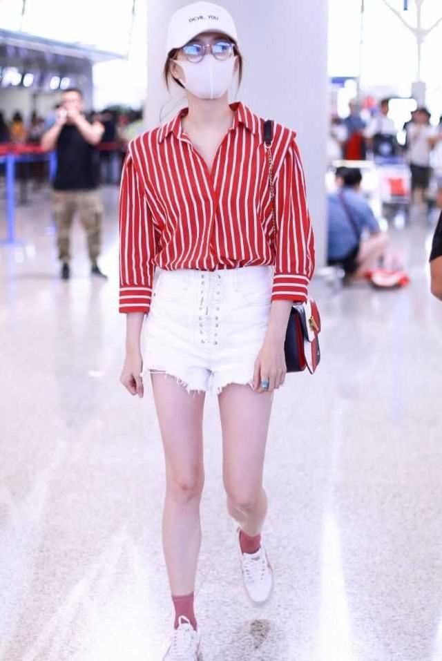 看了江疏影的照片，才知道旅行应该这样穿，网友：颜值是关键！