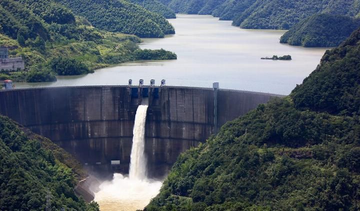 利奇马台风后，水库泄洪，第一次看见