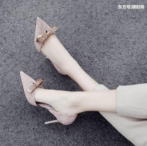 几款高跟鞋透露着浪漫的少女心，女性特有气质和美丽同时存在
