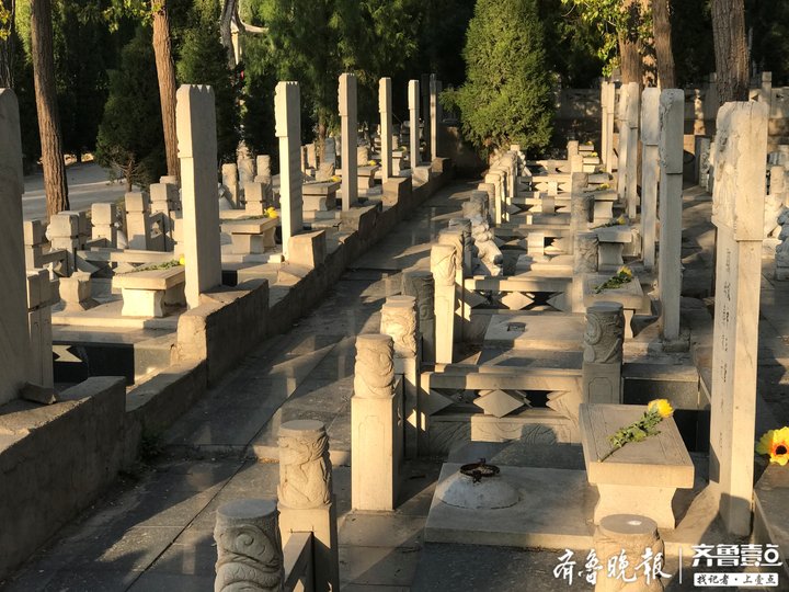  「祭扫」清明期间，济南林场开展代祭扫服务