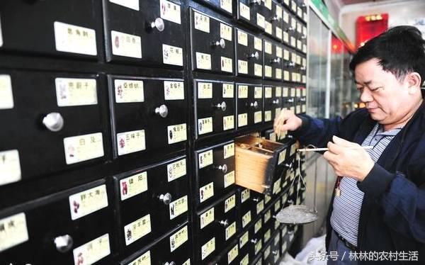 药店里老年斑的“死对头”，斑点瞬间如雨般掉落，刚上架就被抢光