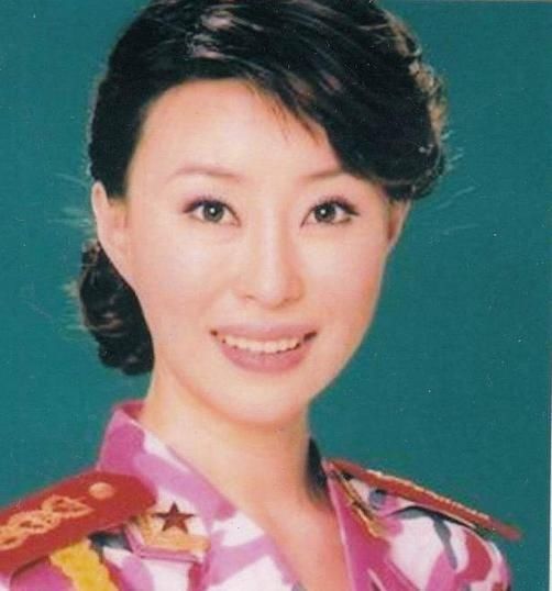  #春晚#她曾经登上春晚9次，当初嫁给大自己37岁的丈夫，离婚后一直单身