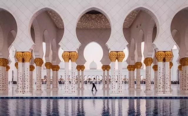 世界上最奢华的清真寺，用了46吨黄金，总造价超过380亿！
