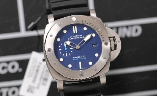  [评测]金属玻璃配上那一抹蓝，VS沛纳海PAM00692腕表评测