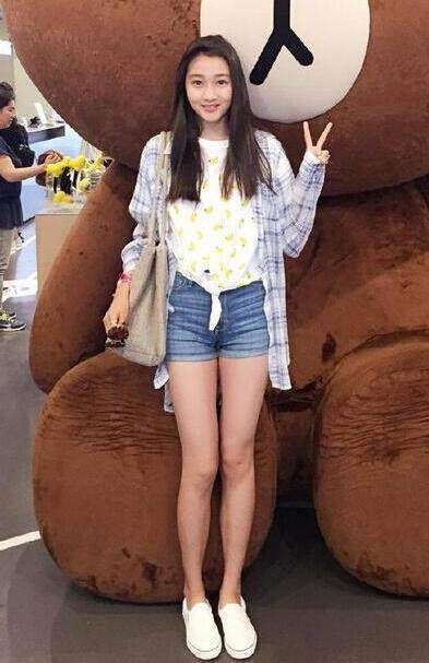 都说关晓彤的腿长,看到乔欣的大长腿才知道能甩几条街了