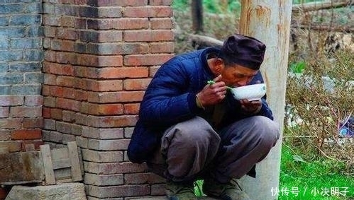  [留守]近年农村“伪寡妇，留守妇男”风气盛行，专家不解，农民