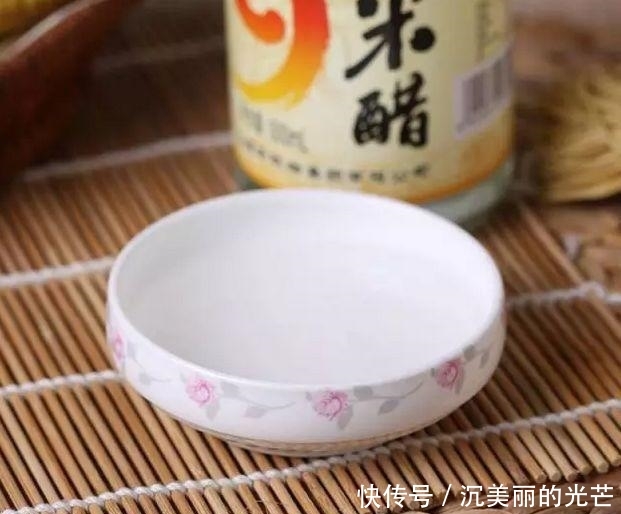 「密密麻麻」多肉生了蚧壳虫?密密麻麻头皮疼,用这2个小方法,一次杀除干净