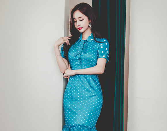 女神孙允珠，琉璃湖泊藻蓝斑点花褶鱼尾裙