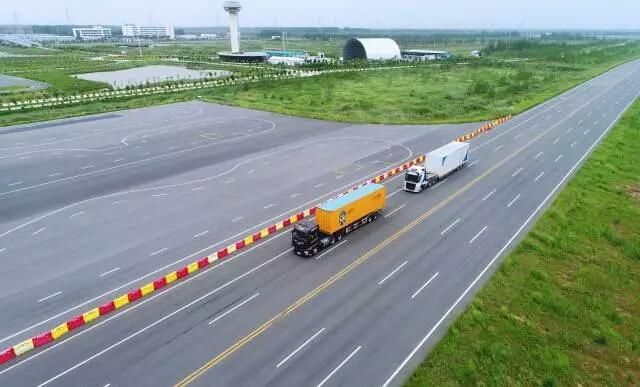 全球首个40吨物流无人重卡完成测试,时速80公