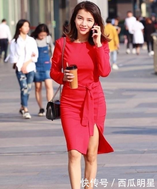 【 美女】靓丽美搭，尽显女神气质！，美女街拍：身材曼妙的小姐姐