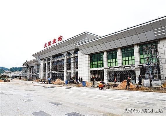  东站：贵广高铁贵州9个站，广西8个站，广东6个站，有经过你的家